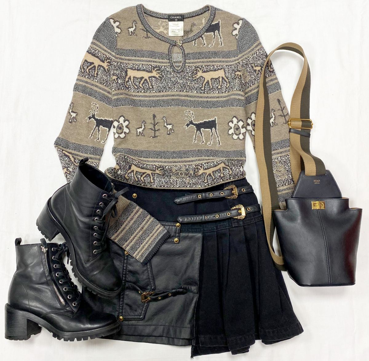 Кофта / кашемир / Chanel размер 36 цена 23 483 руб 
Юбка Versace размер 42 цена 10 959 руб 
Ботинки Gianvito Rossi размер 38.5 цена 15 655 руб 
Сумка Fendi