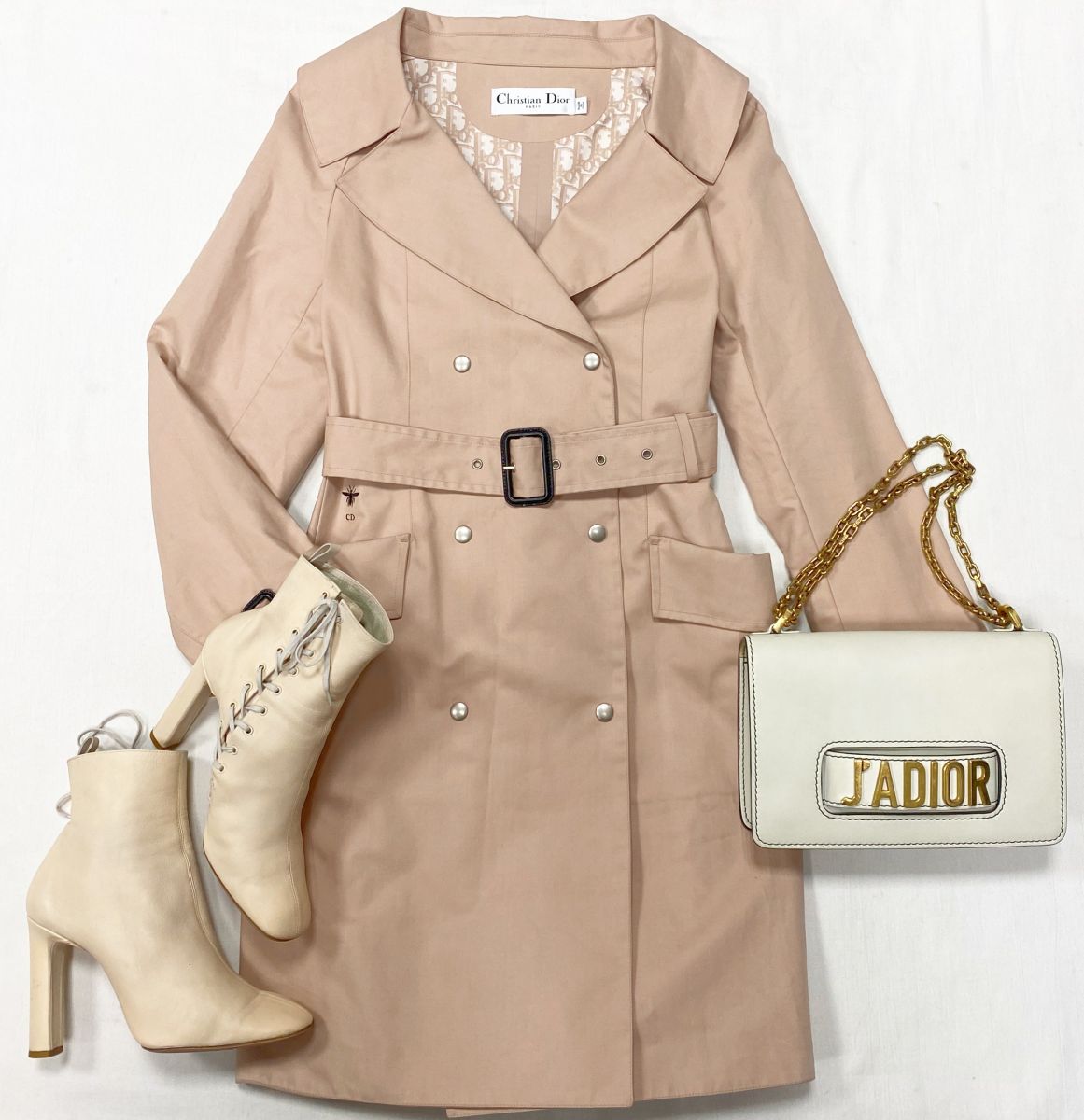 Тренч Christian Dior размер 38 цена 78 275 руб Ботильоны Santoni размер 38 цена 23 483 руб Сумка Christian Dior