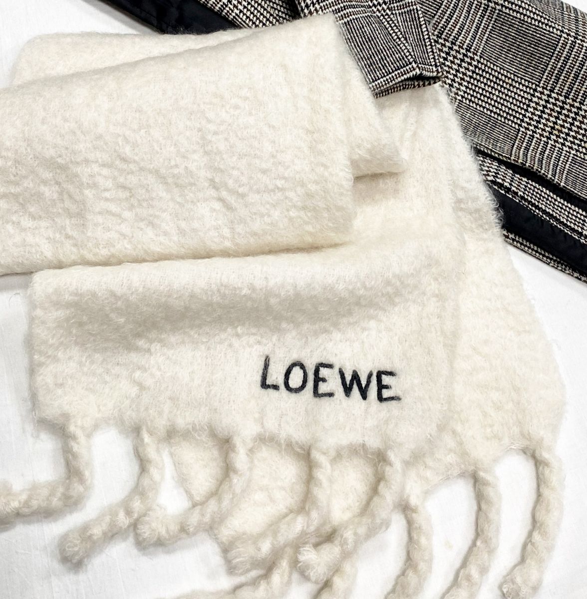Шарф Loewe цена 23 483 руб 