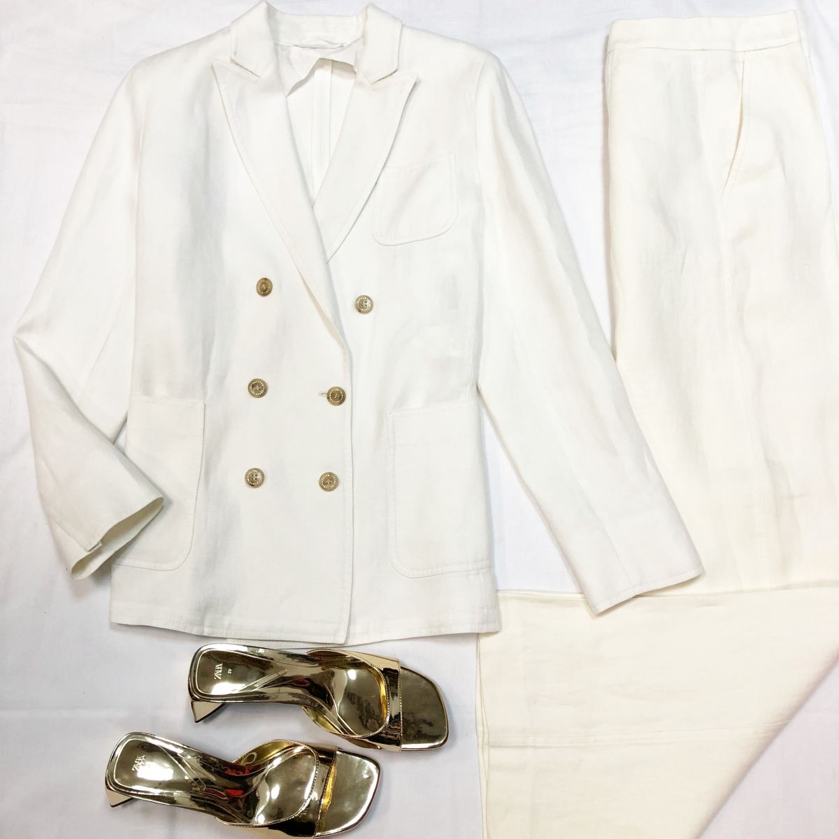 Костюм /лён/ MAX MARA размер 36-38/40 цена 20 001 руб 
Сабо размер 39 цена 3 077 руб