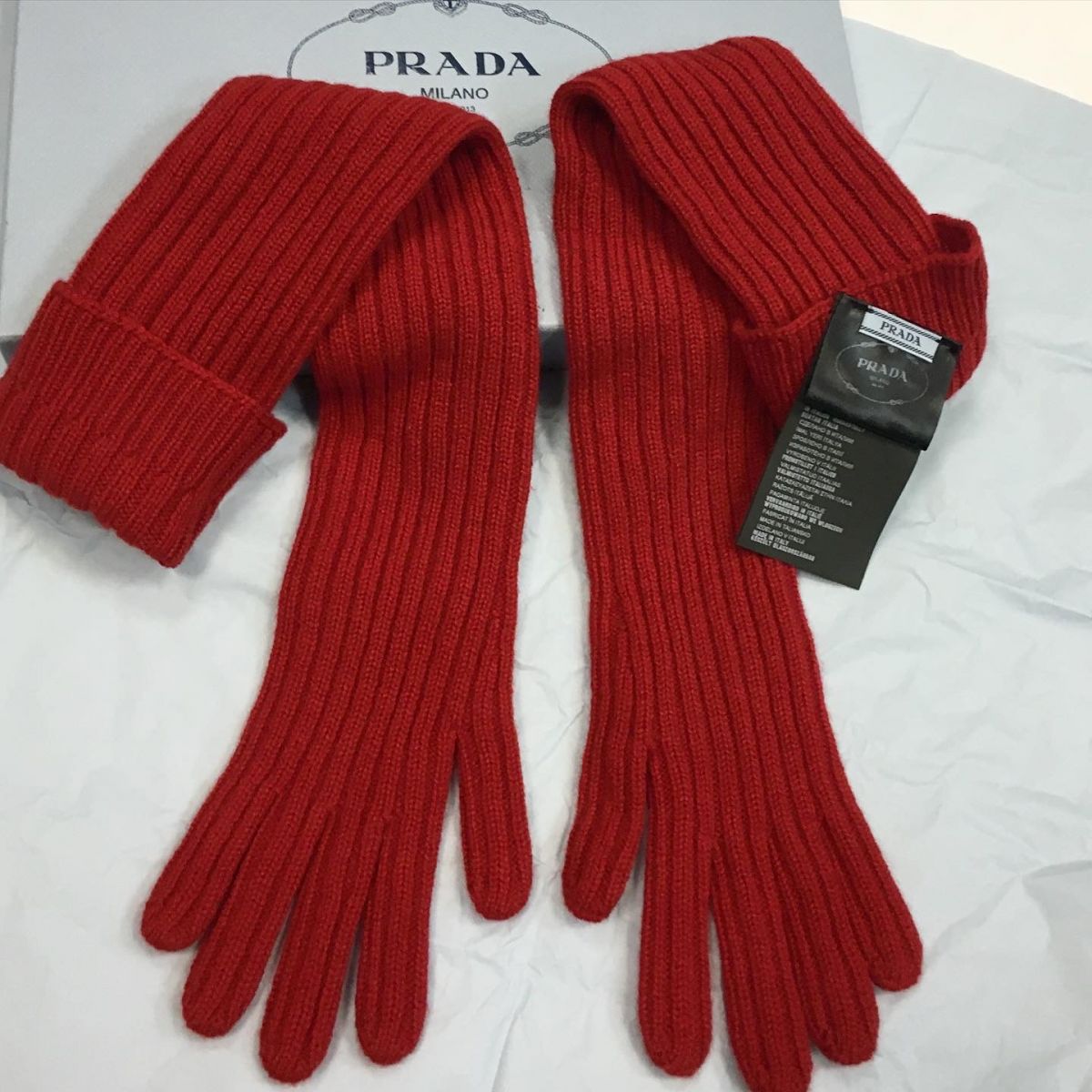 Перчатки Prada размер S цена 9 231 руб