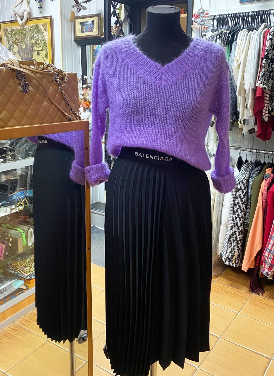 Кофта Prada размер 38 цена 10 959 руб
Юбка Balenciaga размер 38 цена 15 655 руб