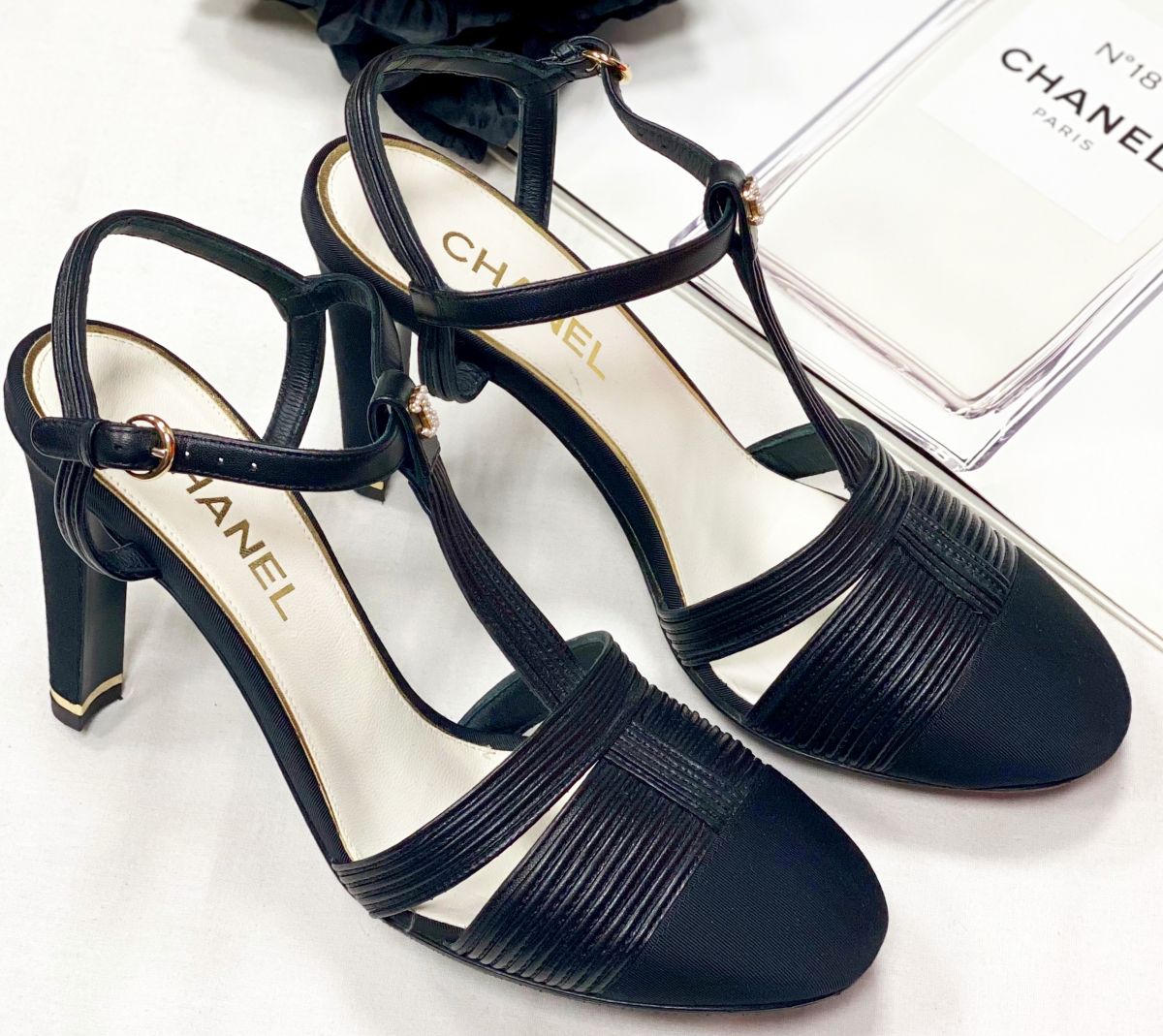 Босоножки Chanel размер 40 цена 61 540 руб / новые / 