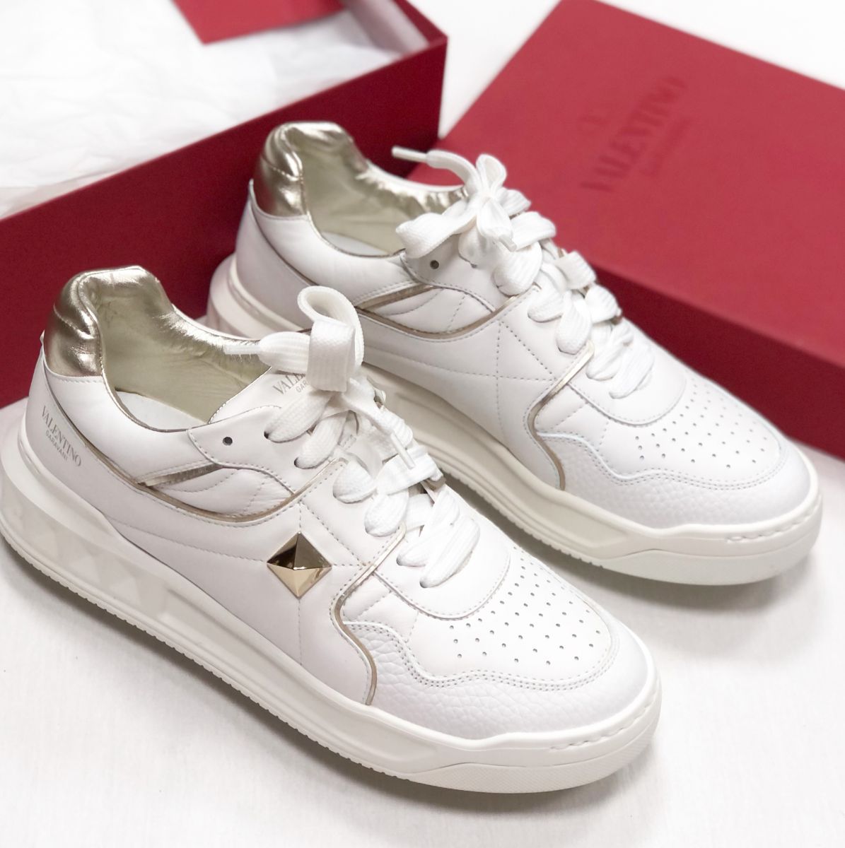Кроссовки Valentino размер 40 цена 46 965 руб
