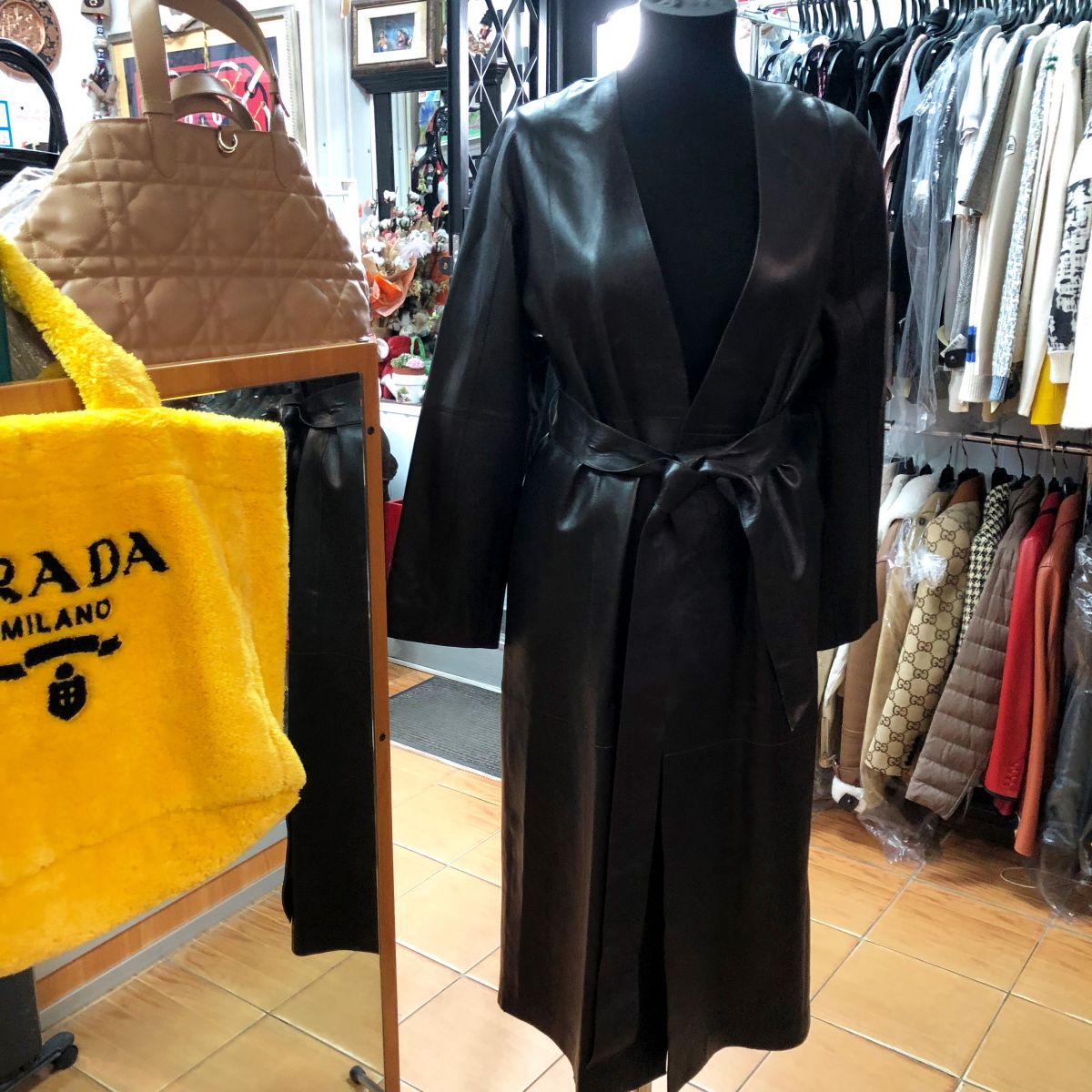 Плащ /кожа/ MASSIMO DUTTI размер XS цена 46 695 руб /новый с ценником/ 