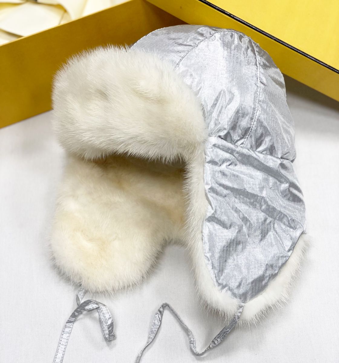 Шапка Fendi размер M цена 20 001 руб
