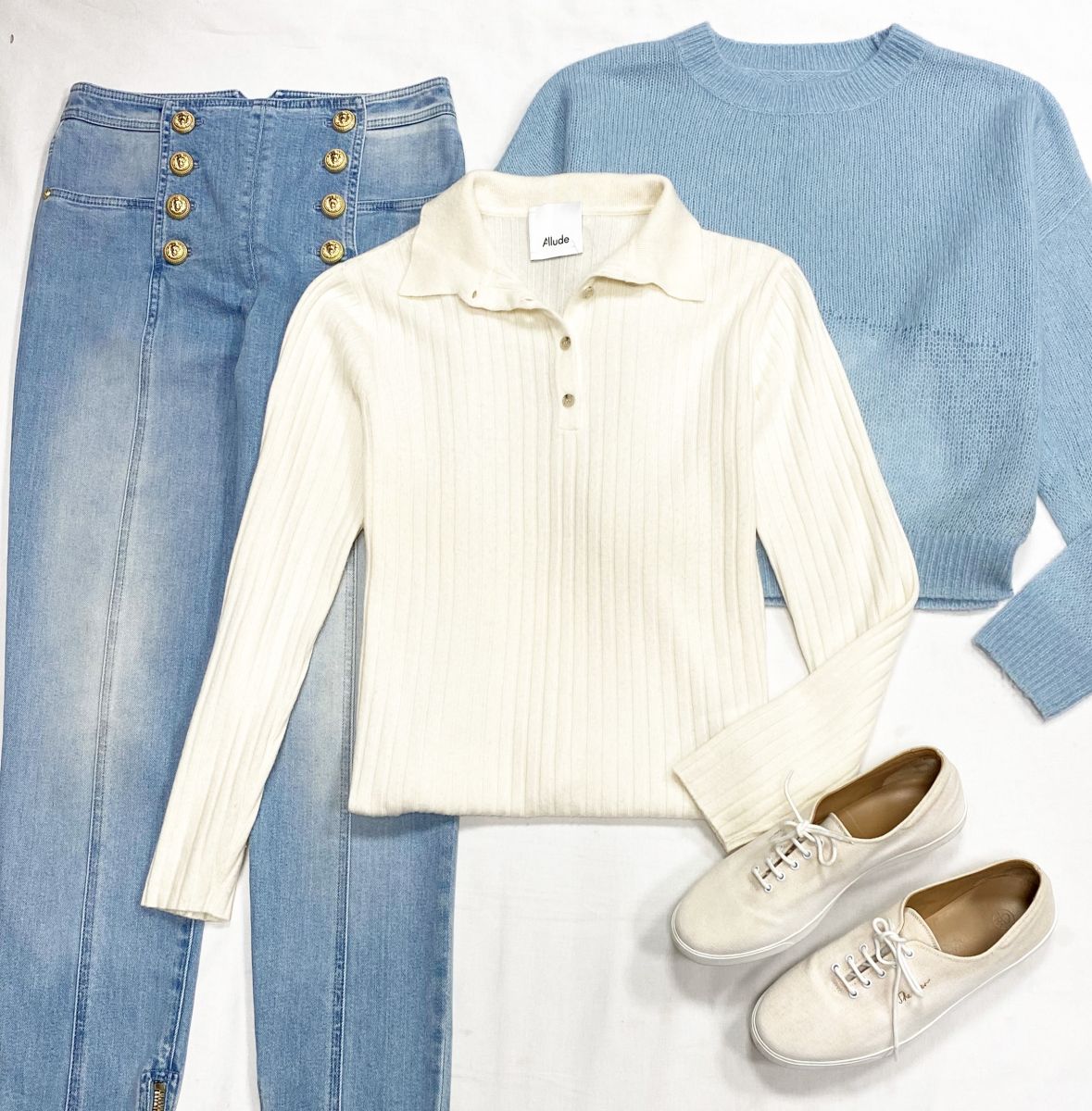 Кофта Allude размер M цена 7 828 руб
Кофта размер 42 цена 6 262 руб
Джинсы Balmain размер 38 цена 15 655 руб
Кеды The Row размер 38 цена 23 483 руб