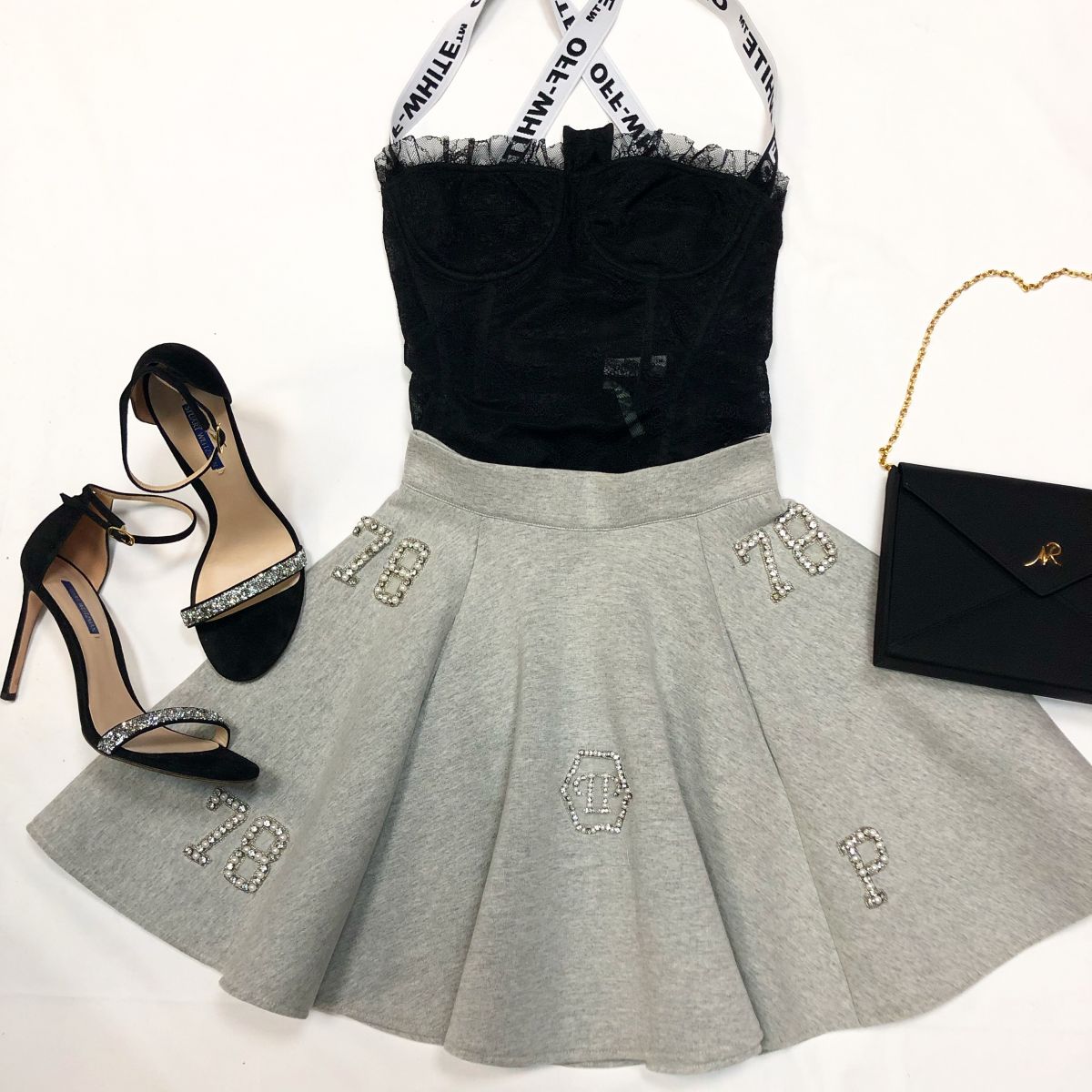 Боди Off White размер S цена 15 385 руб Юбка Philipp Plein размер 38/42 цена 4 616 руб Босоножки STUART WETZMAN размер 41 цена 15 385 руб