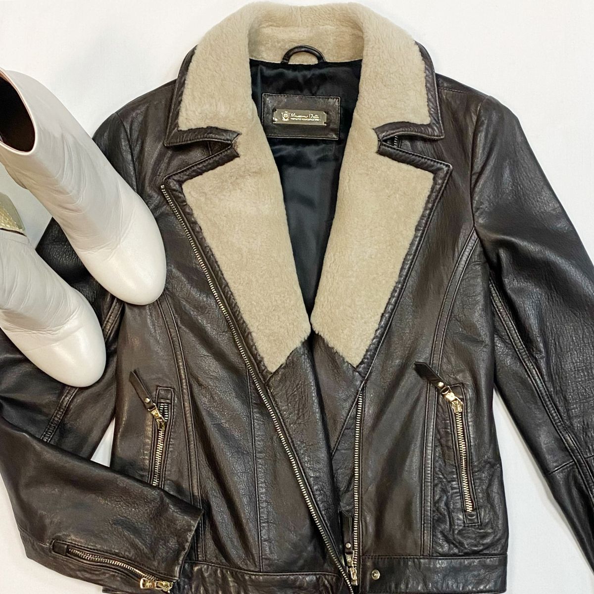 Куртка Massimo Dutti размер M цена 9 231 рубБотинки Paul Smith размер 40 цена 7 693 руб