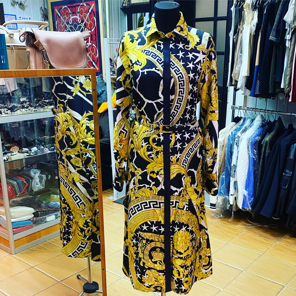 Платье Versace размер 44 цена 23 077 руб 