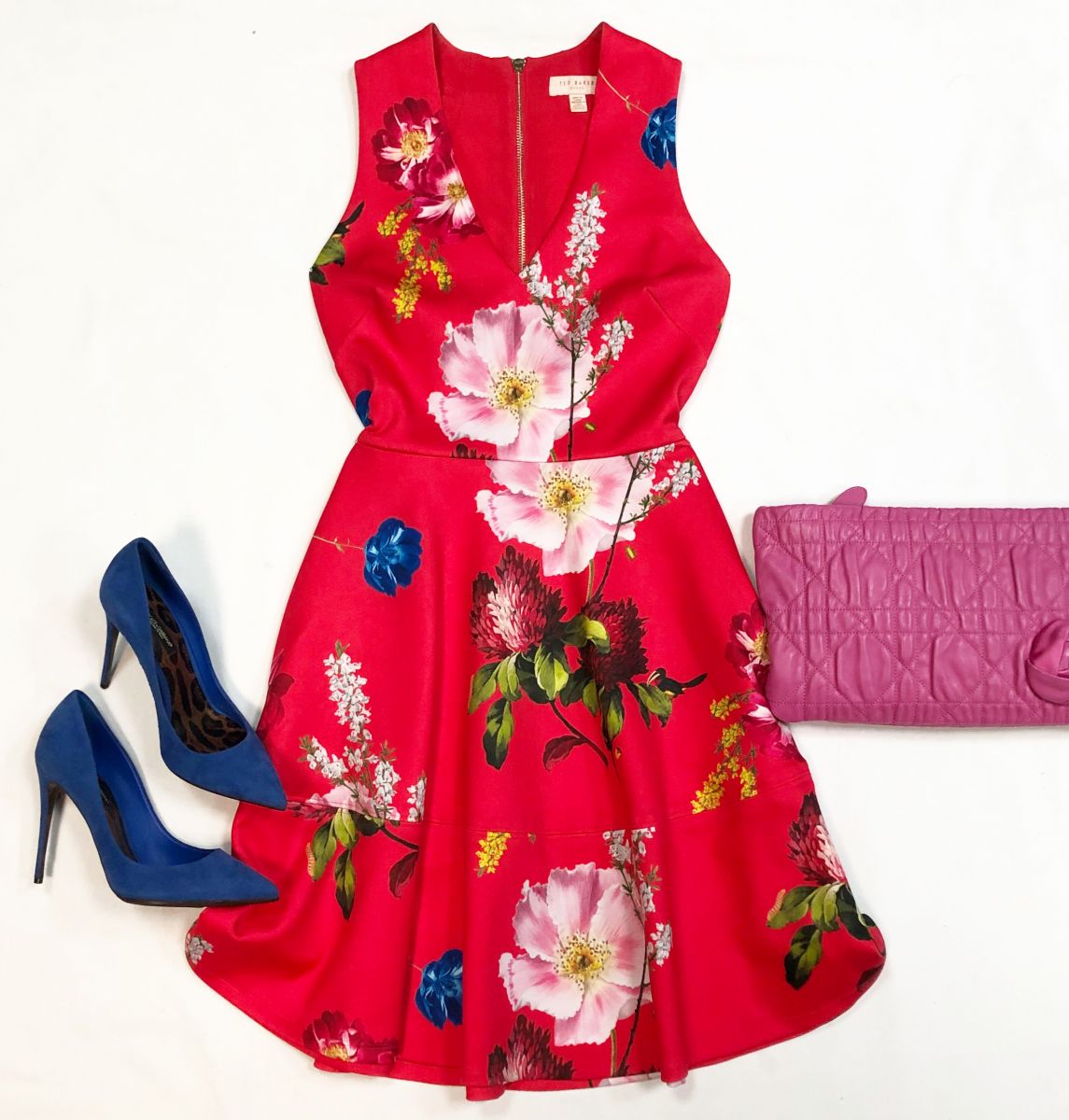 Платье Ted Baker размер S цена 4 616 рубТуфли Dolce Gabbana размер 36.5 цена 15 385 рубКлатч Dior