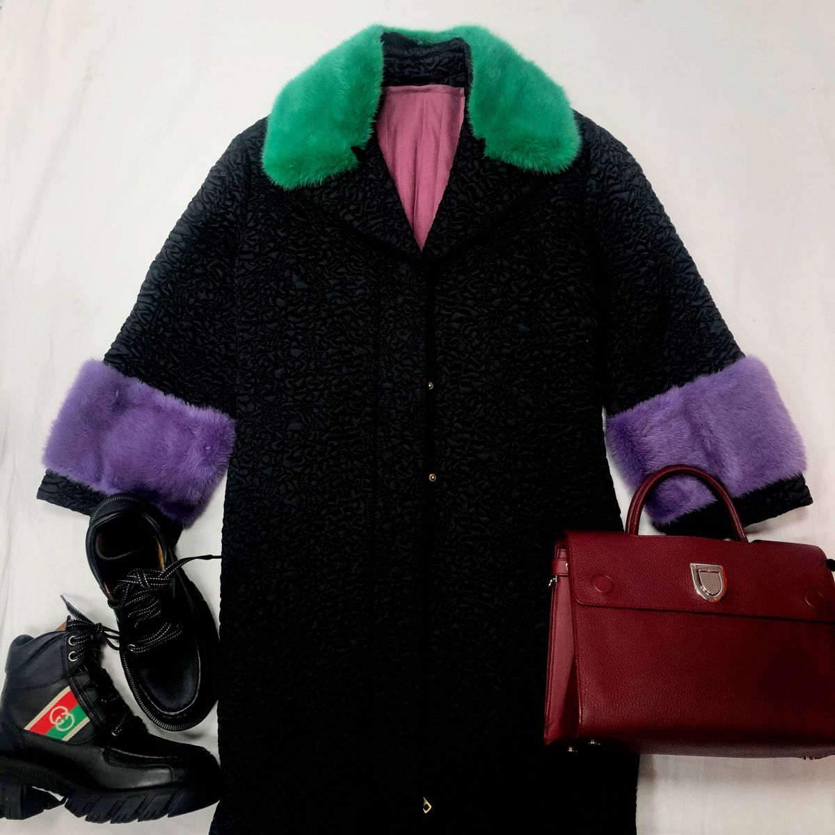 Пальто /мех норки/съемный подклад / GUCCI размер 46 цена 78 275 руб 
Ботинки GUCCI / FENDI / CHANEL 
Сумка CHRISTIAN DIOR