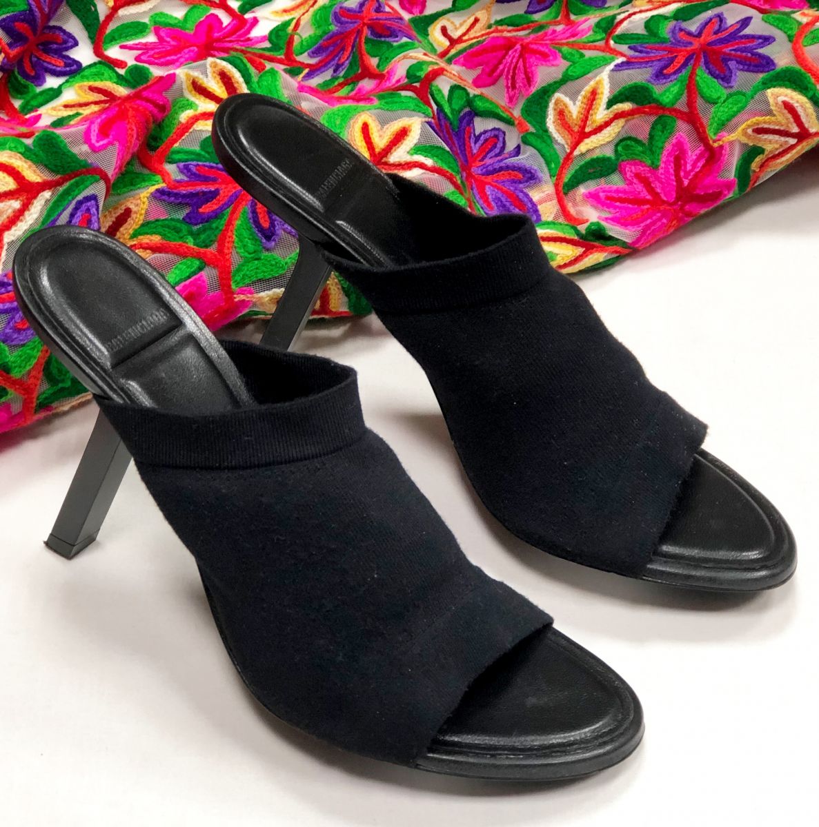 Сабо Balenciaga размер 38.5 цена 23 483 руб
