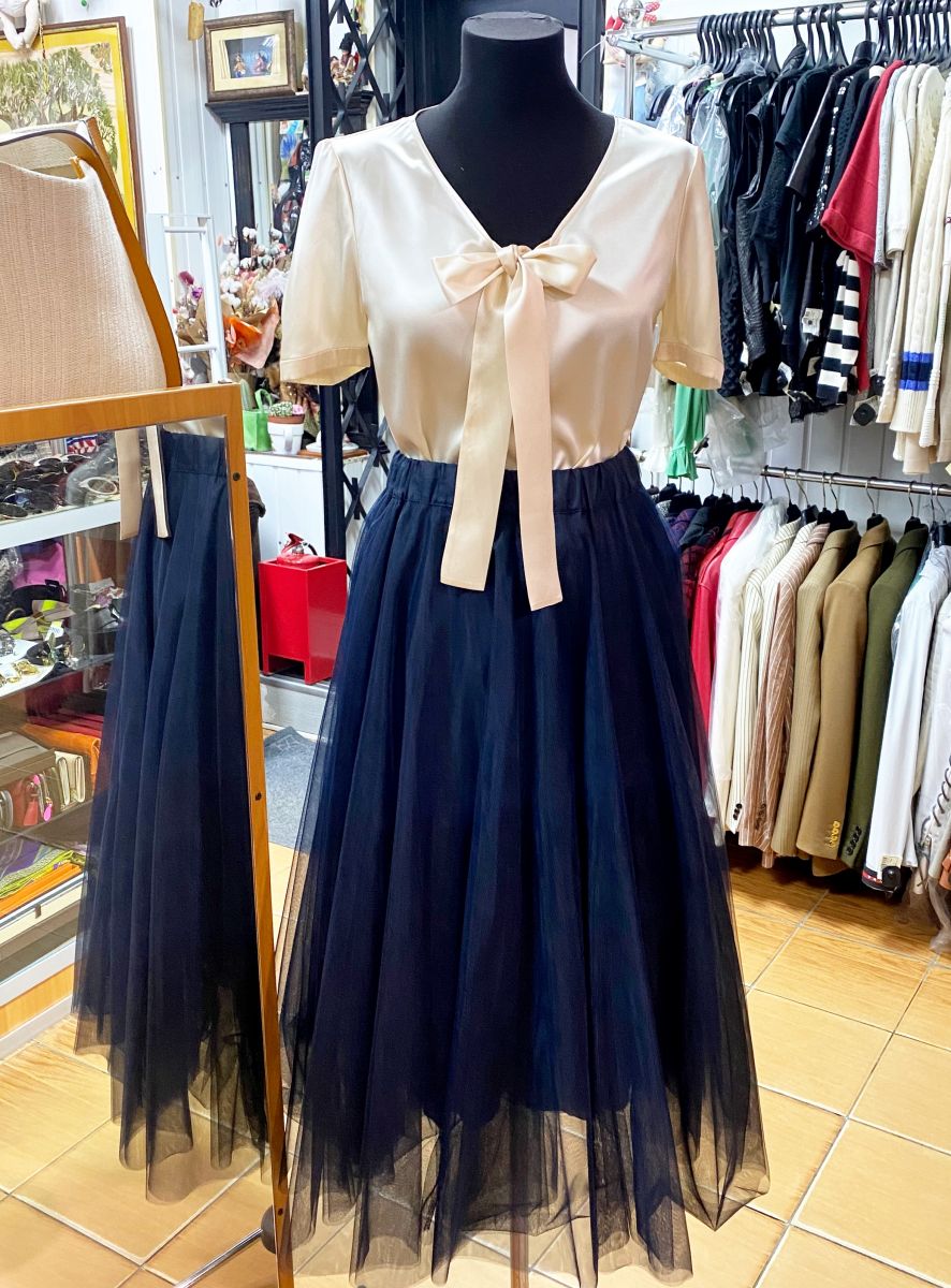 Топ /шелк/ Saint Laurent размер 40 цена 18 786 рубЮбка PAROSH размер XS цена 7 828 руб