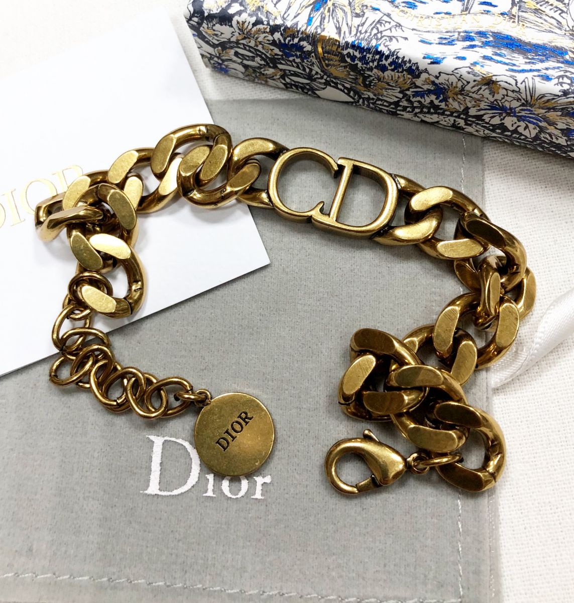 Браслет Dior цена 15 385 руб
