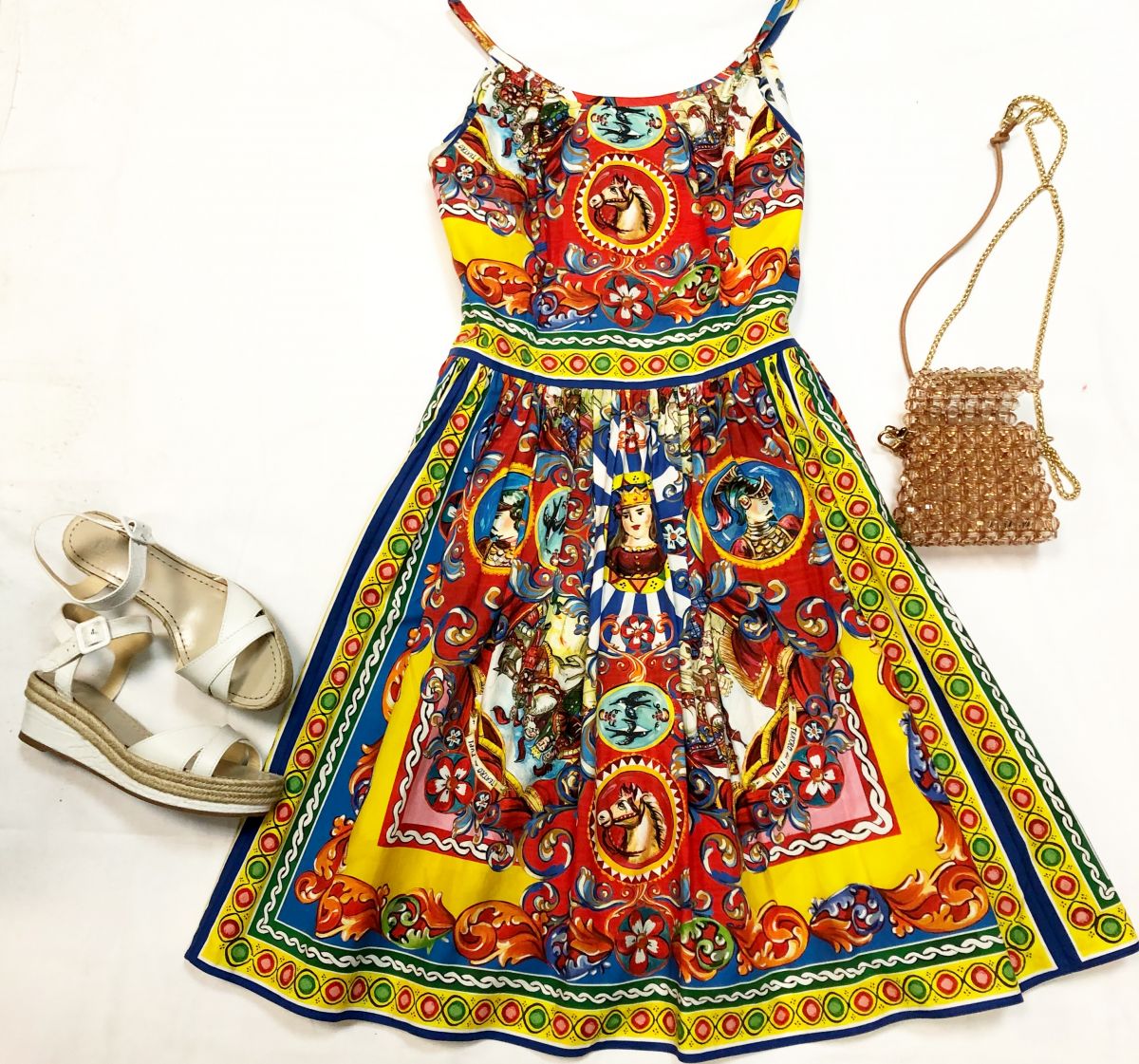 Сарафан DOLCE GABBANA размер 48 цена 23 078 руб 
Босоножки Louboutin размер 30 770 руб 
