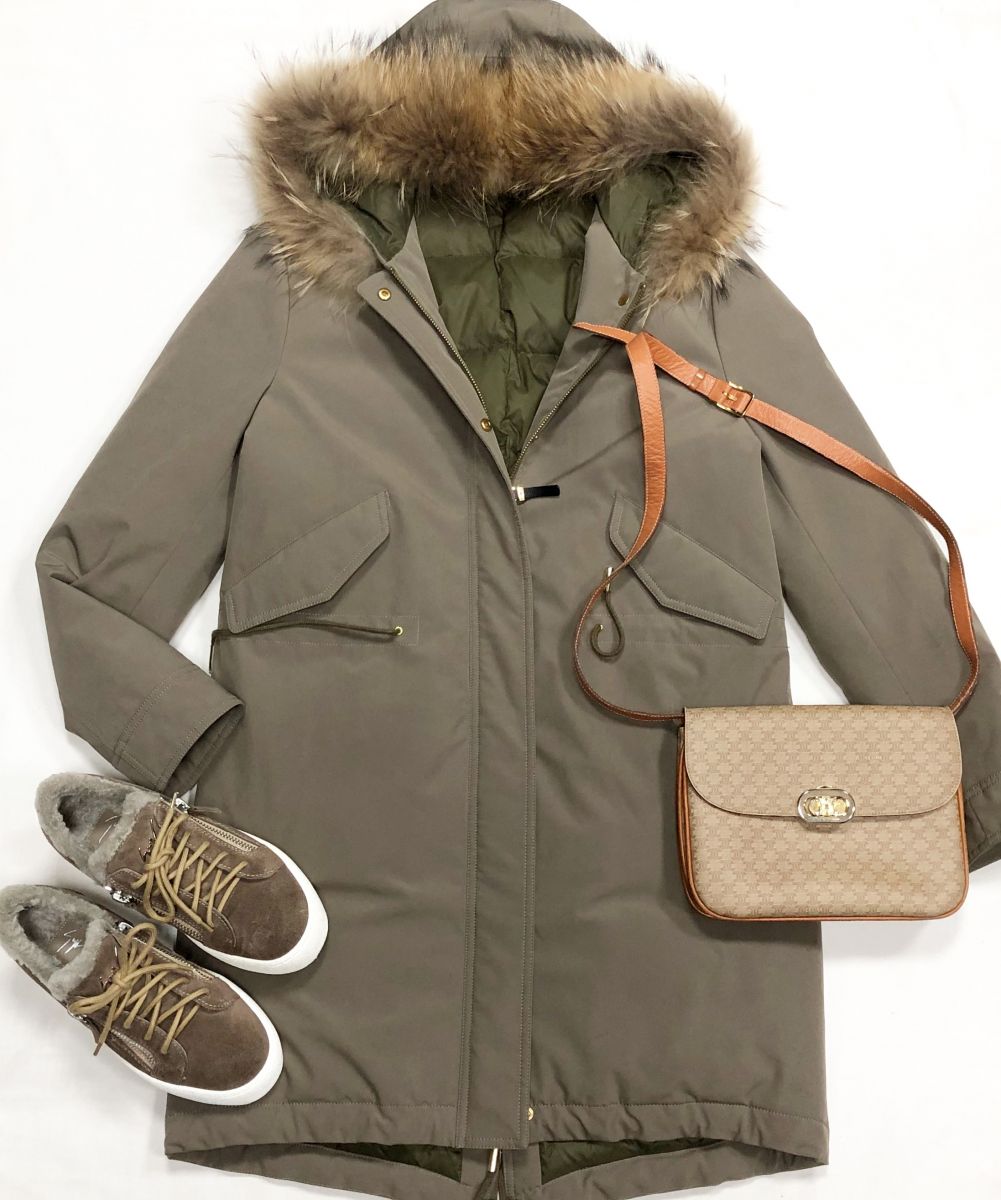 Парка Alessandro Manzoni размер 42 цена 7 828 руб
Кеды Giuseppe Zanotti размер 37 цена 23 483 руб
Сумка Celine