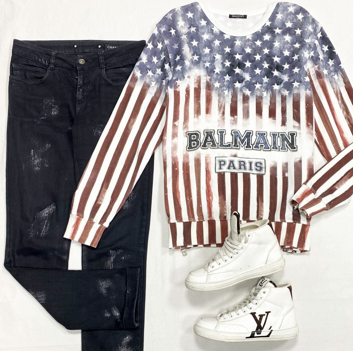 Толстовка Balmain размер L цена 18 769 руб
Джинсы Chanel размер 36 цена 23 078 руб
Кеды Louis Vuitton размер 39 цена 38 463 руб