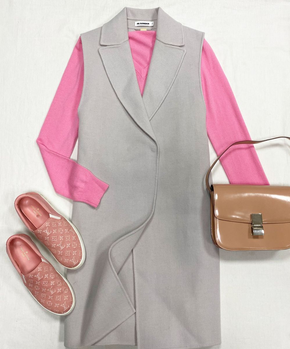 Жилет Jil Sander размер 34 цена 46 965  руб 
Кофта / кашемир / Michael Kors размер S цена 6 262 руб 
Лоферы Louis Vuitton размер 39 цена 31 310 руб
Сумка Celine