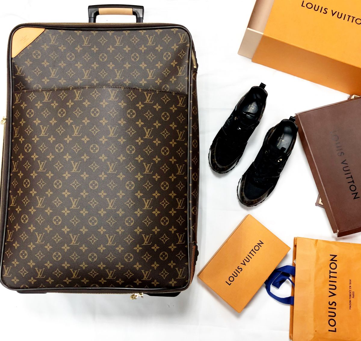 Чемодан LOUIS VUITTON размер 45/65 цена 109 985 руб 