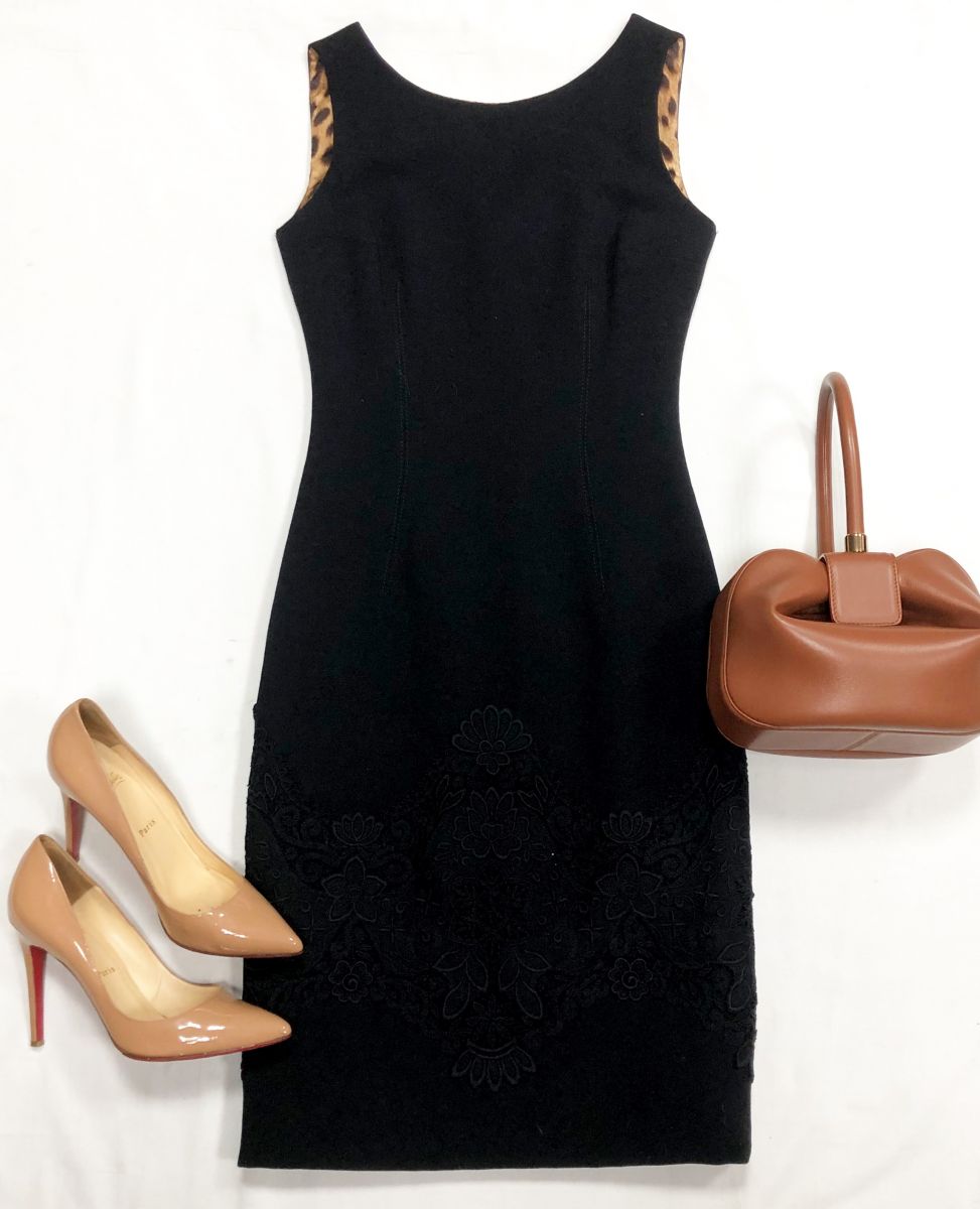 Платье Dolce Gabbana размер 38 цена 23 483 руб
Туфли LOUBOUTIN размер 40 цена 23 483 руб
Сумочка Gabriela Hearst