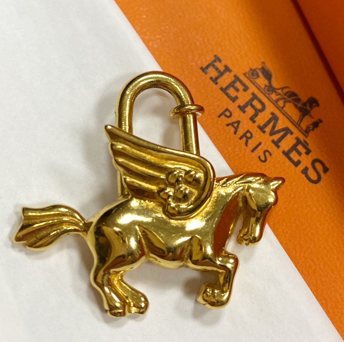 Брелок - шарм Hermès цена 31 310 руб 