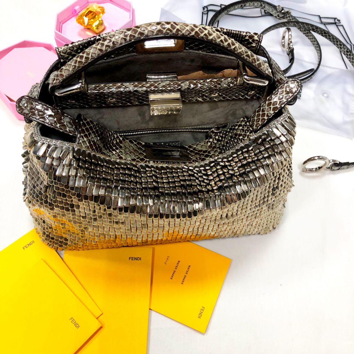 Сумочка FENDI цена 234 825 руб /новая /карточки/ 