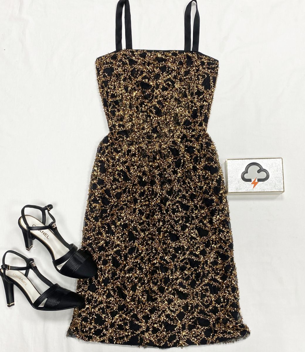Платье/люрекс/ Dolce Gabbana размер 42 цена 10 770 руб
Босоножки Chanel размер 40 цена 61 540 руб
Клатч Anya Hindmarch 