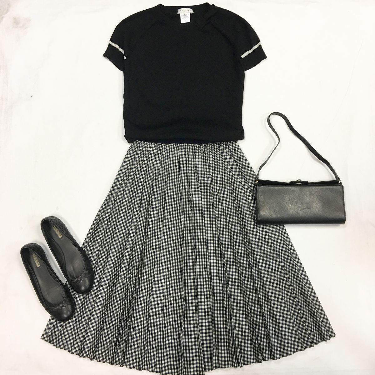 Кофта Celine размер L цена 7 693 руб Юбка Maxmara  размер 38 цена 4 616 руб Балетки Bottegaveneta  размер 37 цена 7 693 руб Сумочка Salvatore Ferragamo 