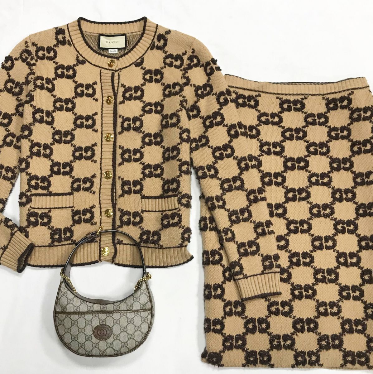 Костюм Gucci размер L цена 46 965 руб
Сумка Gucci