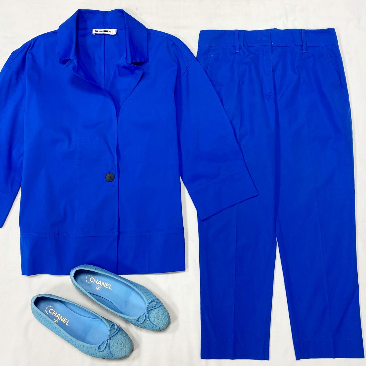 Костюм Jil Sander размер 36 цена 15 655 руб 
Балетки / питон / Chanel размер 38 цена 46 965 руб