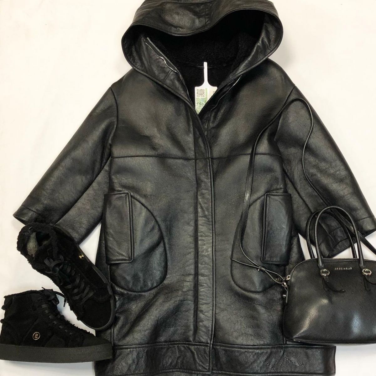 Дублёнка JIL Sander размер 36 цена 46 155 руб Ботинки Bogner  размер 39 цена 12 308 руб Сумка coccineli 
