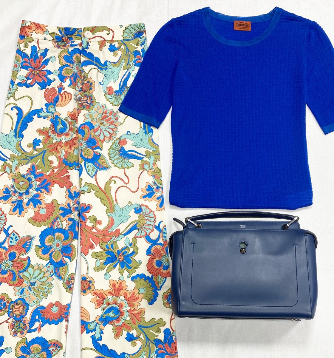 Кофта Missoni размер 42 цена 7 828 руб
Брюки Zara размер XS цена 2 348 руб
Сумка Fendi