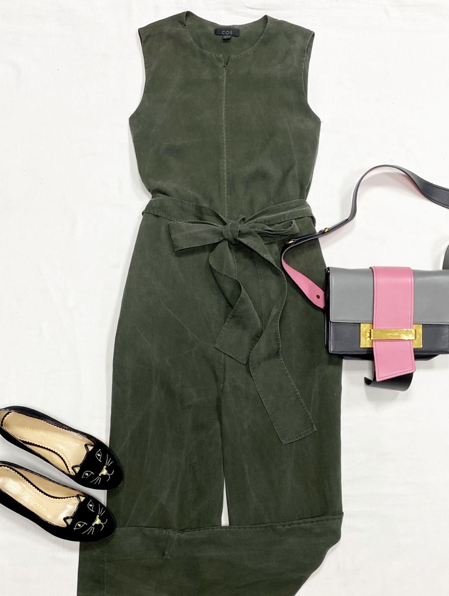 Комбинезон Cos размер 34 цена 3 131 руб
Балетки Charlotte Olympia размер 36 цена 10 959 руб
Сумка Prada 