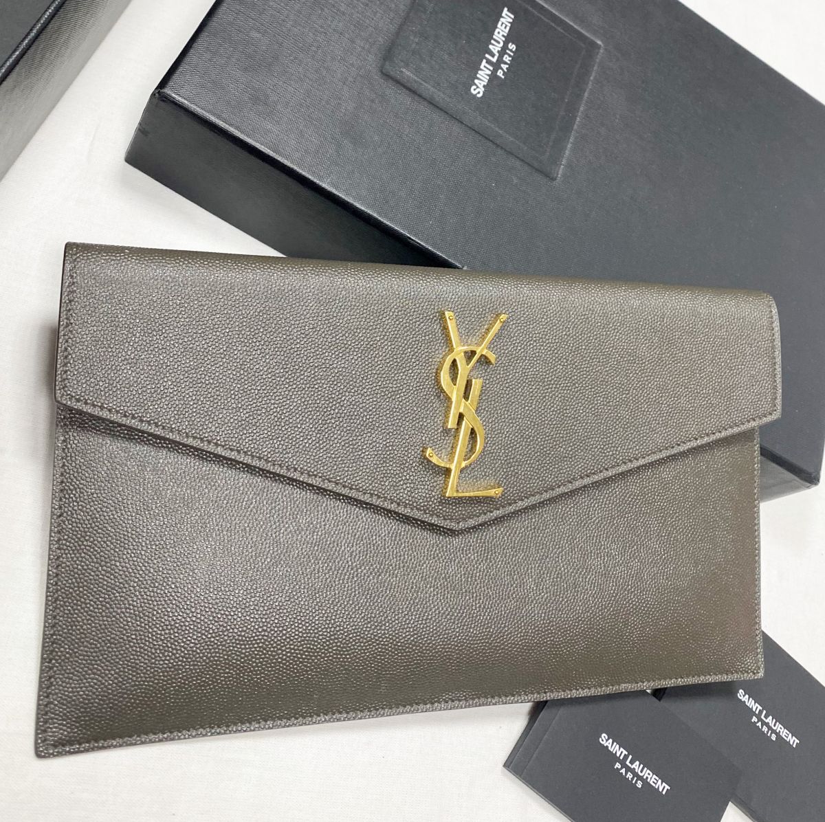 
Клатч Saint Laurent размер 25/15 цена 62 620 руб / документы / 