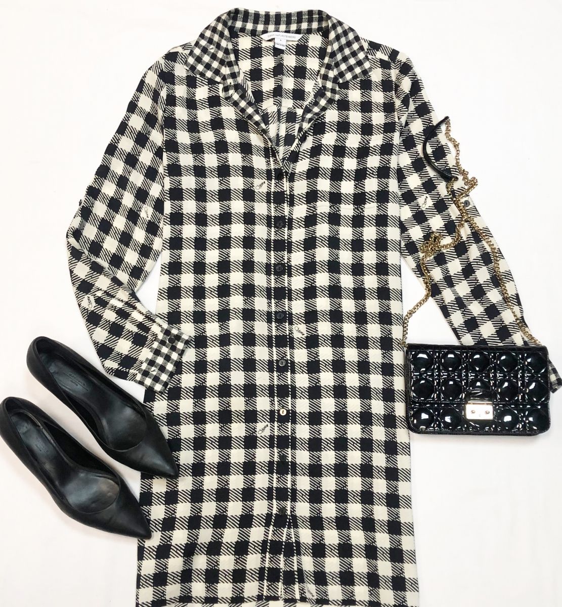 Платье Diane Von Furstenberg размер 8 цена 7 693 руб
Туфли Max Mara размер 41 цена 7 693 руб
Сумка Dior