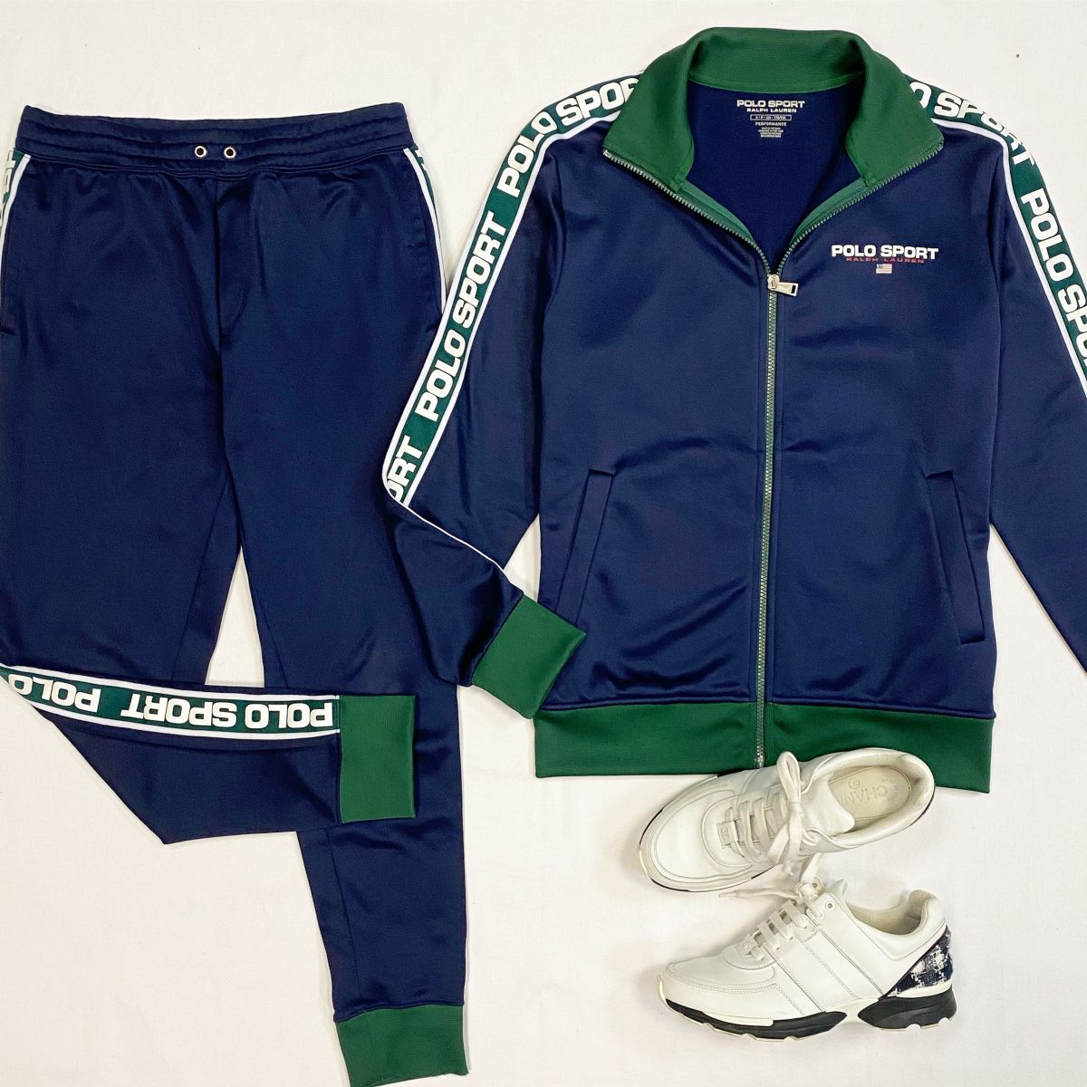 Костюм POLO SPORT RALPH LAUREN размер S цена 12 308 рубКроссовки CHANEL размер 39.5 цена 26 155 руб