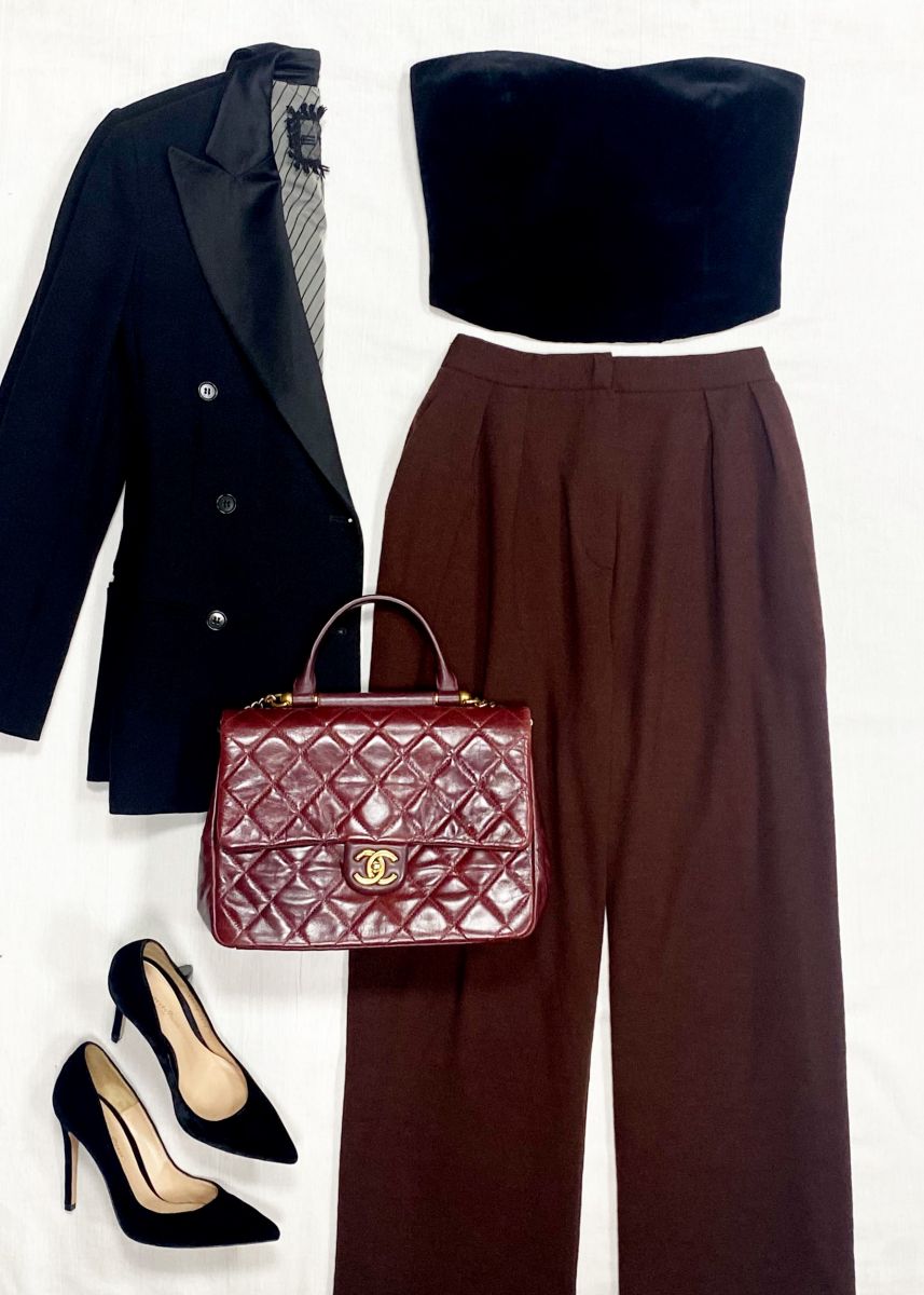 Корсет Red Valentino размер 42 цена 4 697 руб
Брюки Herris размер 44 цена 7 828 руб
Туфли Gianvito Rossi размер 37 цена 23 483 руб
Сумка Chanel
