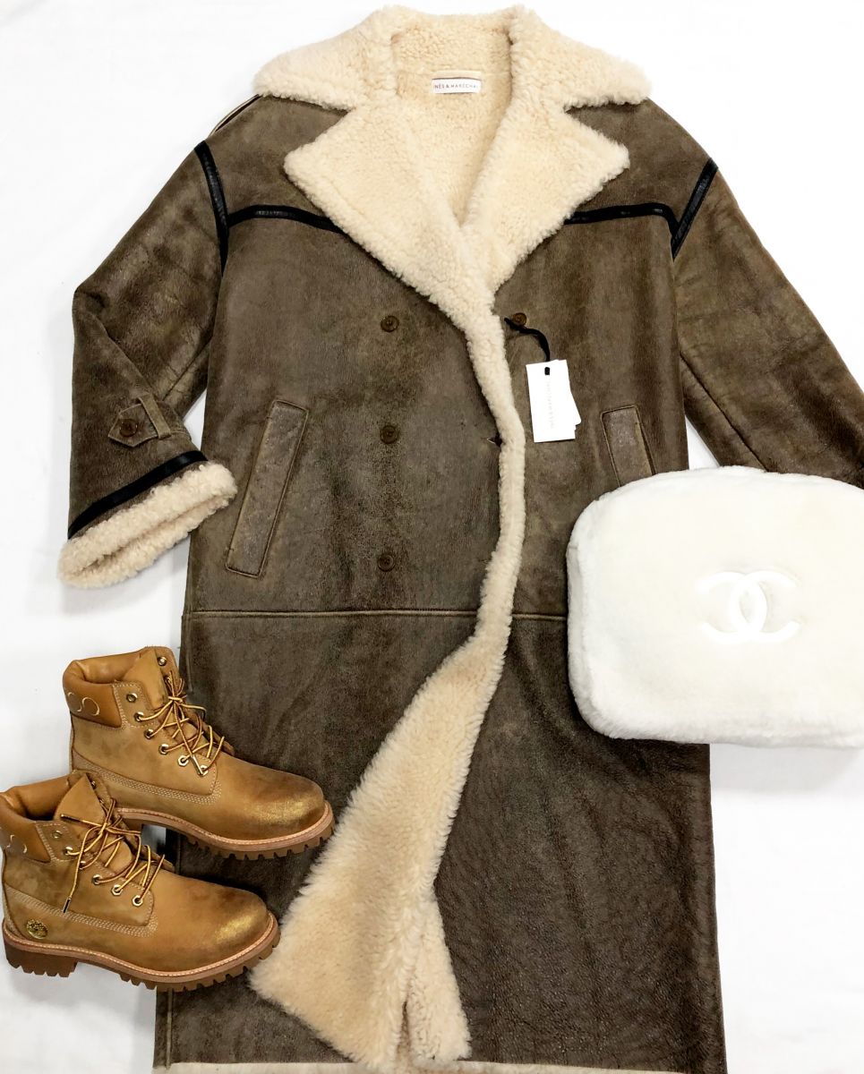 Дублёнка Ines Marechal размер 38 цена 109 585 руб
Ботинки Jimmy Choo размер 38.5 цена 46 965 руб
Клатч Chanel