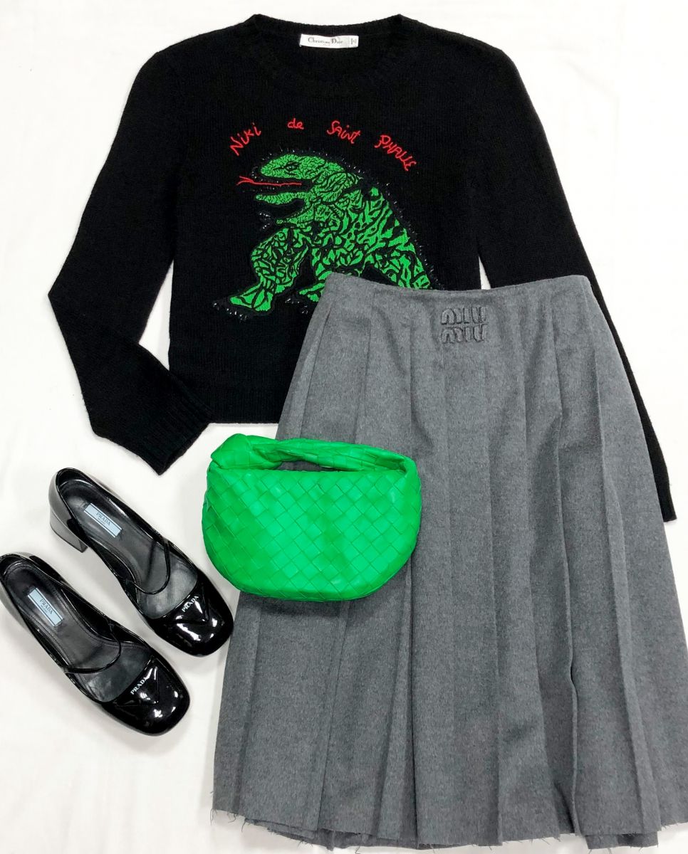 Юбка Miu Miu размер 42 цена 23 483 руб
Кофта Christian Dior размер 40 цена 15 655 руб
Туфли Prada размер 39 цена 46 965 руб
Сумка BOTTEGA VENETA