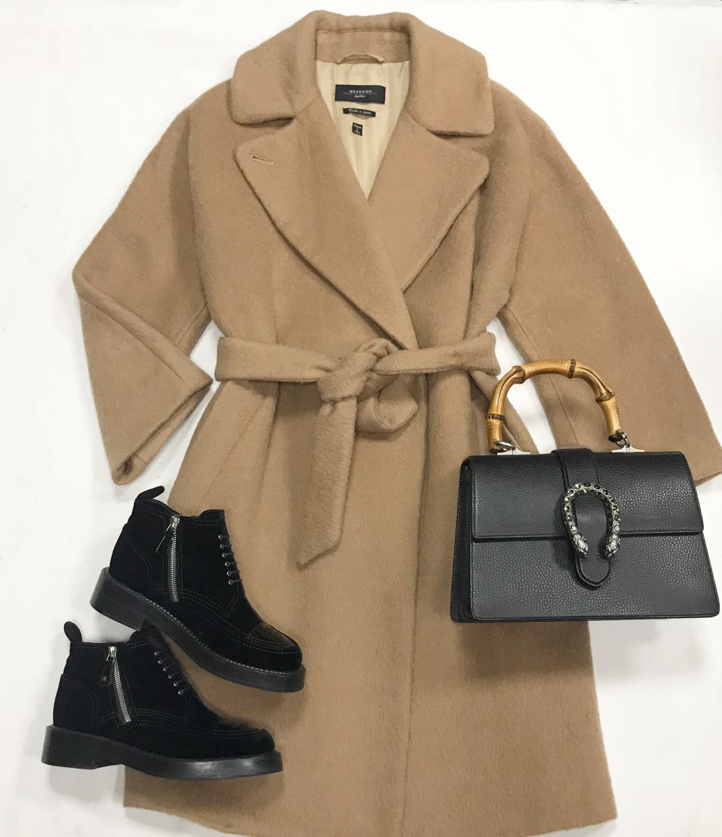 Пальто Weekend/ Max Mara/ размер 36 цена 23 483 руб
Ботинки Chanel размер 38.5 цена 62 620 руб
Сумка Gucci