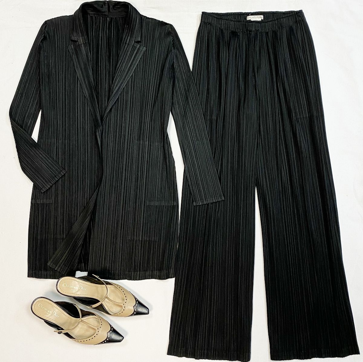 Костюм / жакет + брюки / Pleats Please размер 4 цена 15 385 руб Туфли Christian Dior размер 37.5 цена 18 463 руб