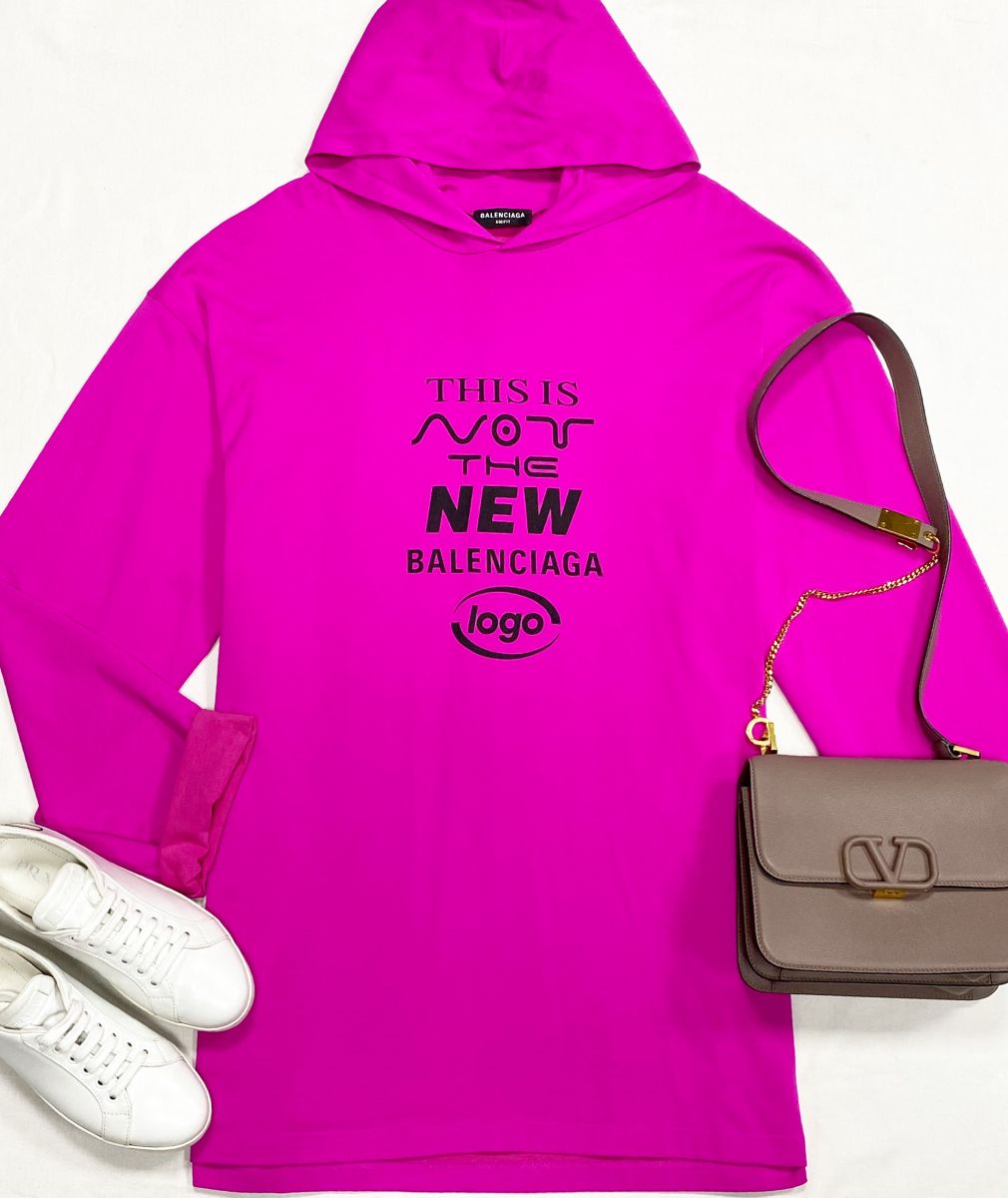 Толстовка Balenciaga размер S цена 12 655 руб
Кеды Prada размер 37.5 цена 23 483 руб
Сумка Valentino 