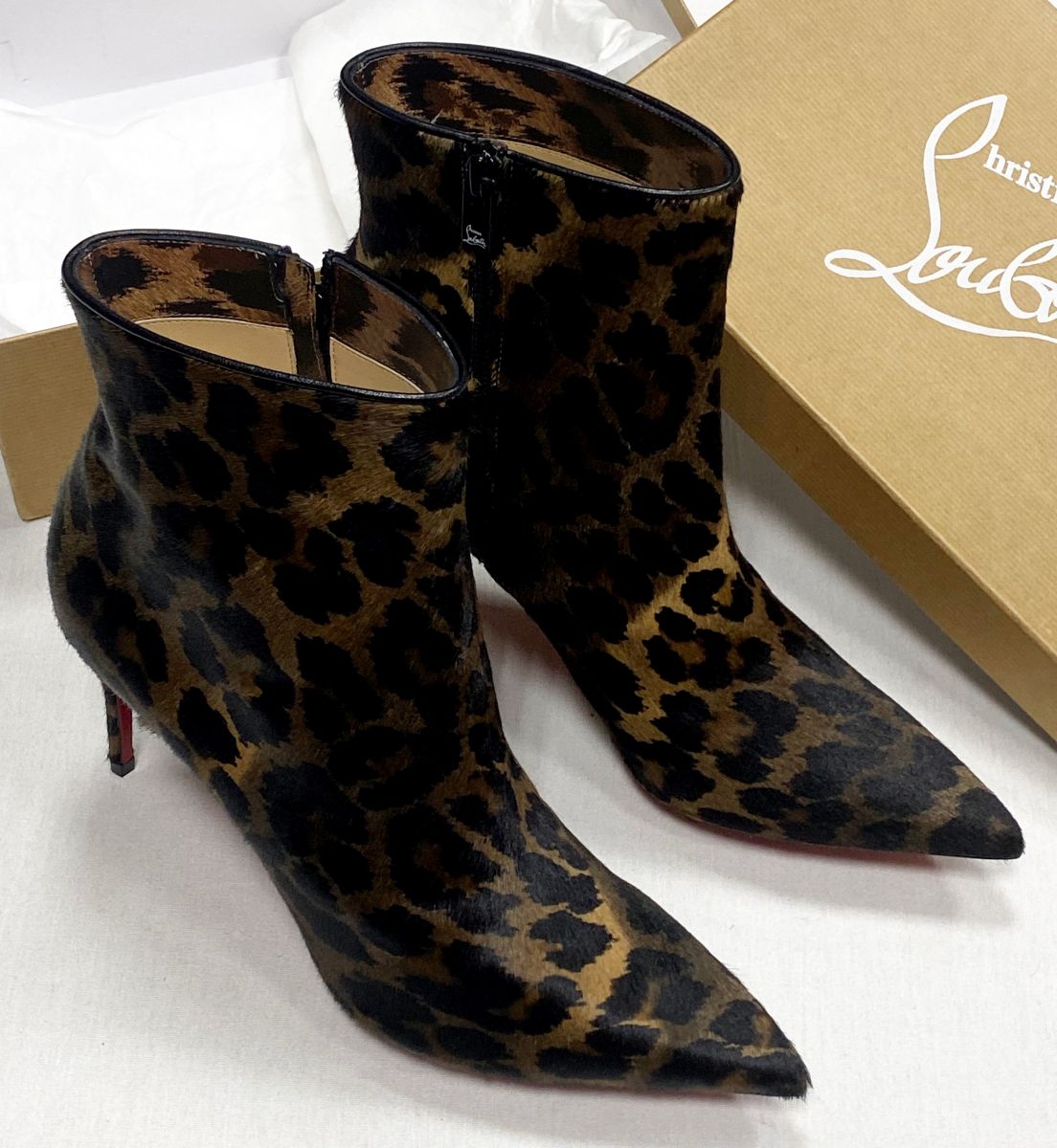 Ботильоны Louboutin размер 40 цена 70 448 руб 