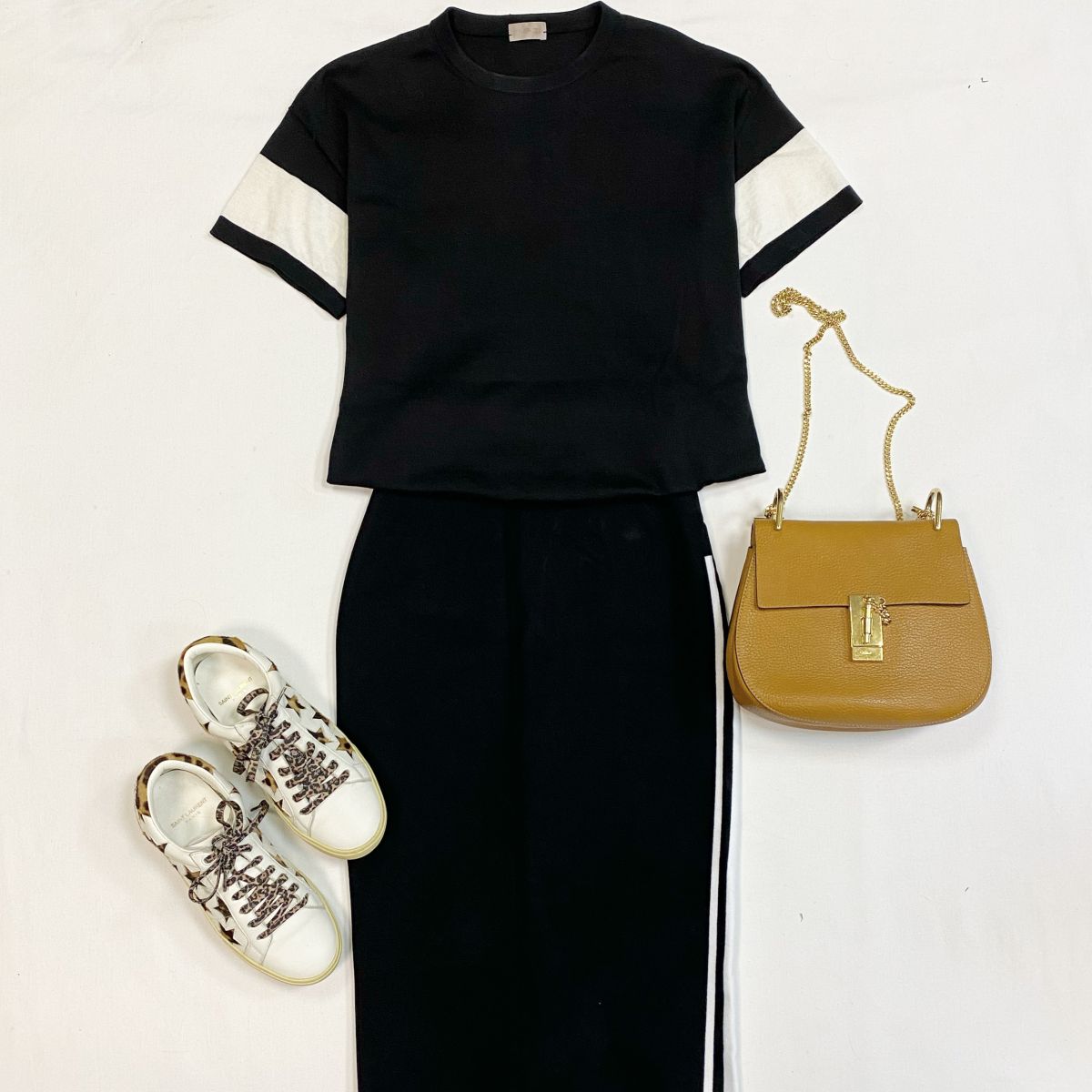 Костюм MRZ размер M цена 7 693 рубКеды Saint Laurent размер 37 цена 23 078 рубСумка Chloe