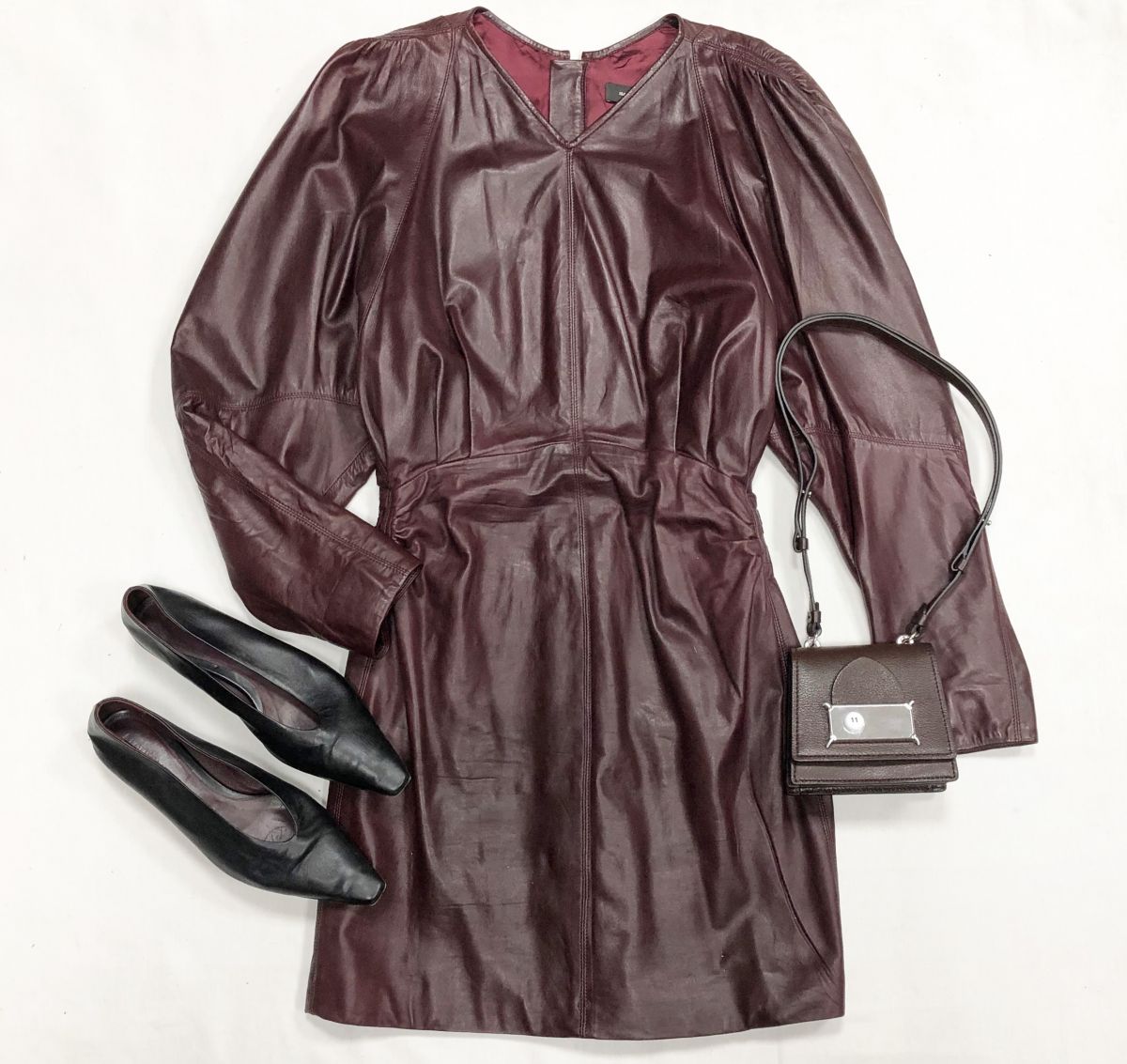 Платье/кожа/ Isabel Marant размер 40 цена 18 463 рубБалетки BOTTEGA VENETA размер 37.5 цена 23 078 рубСумка Maison Martin Margiela
