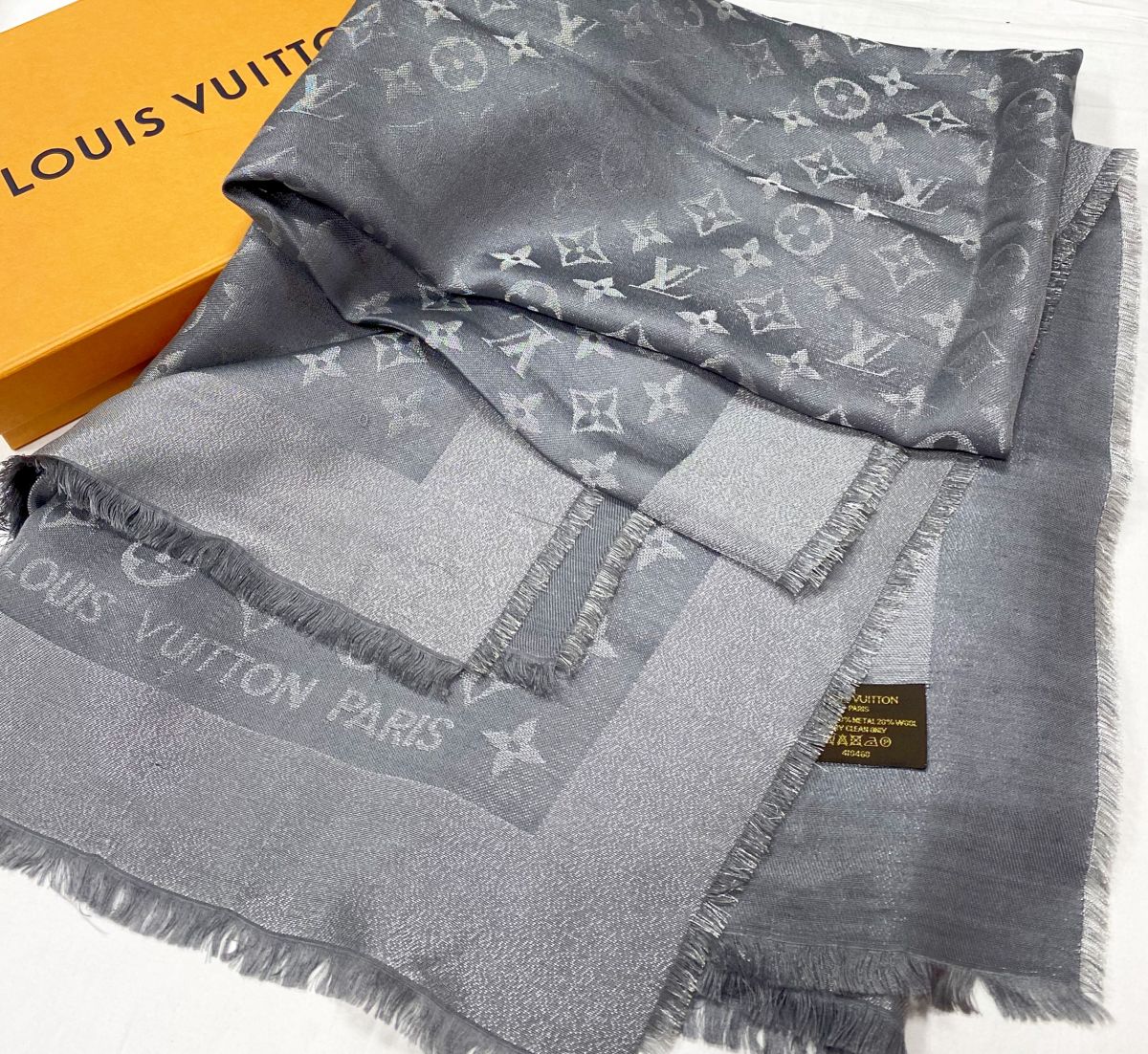 Шаль Louis Vuitton размер 140/140 цена 23 483 руб 