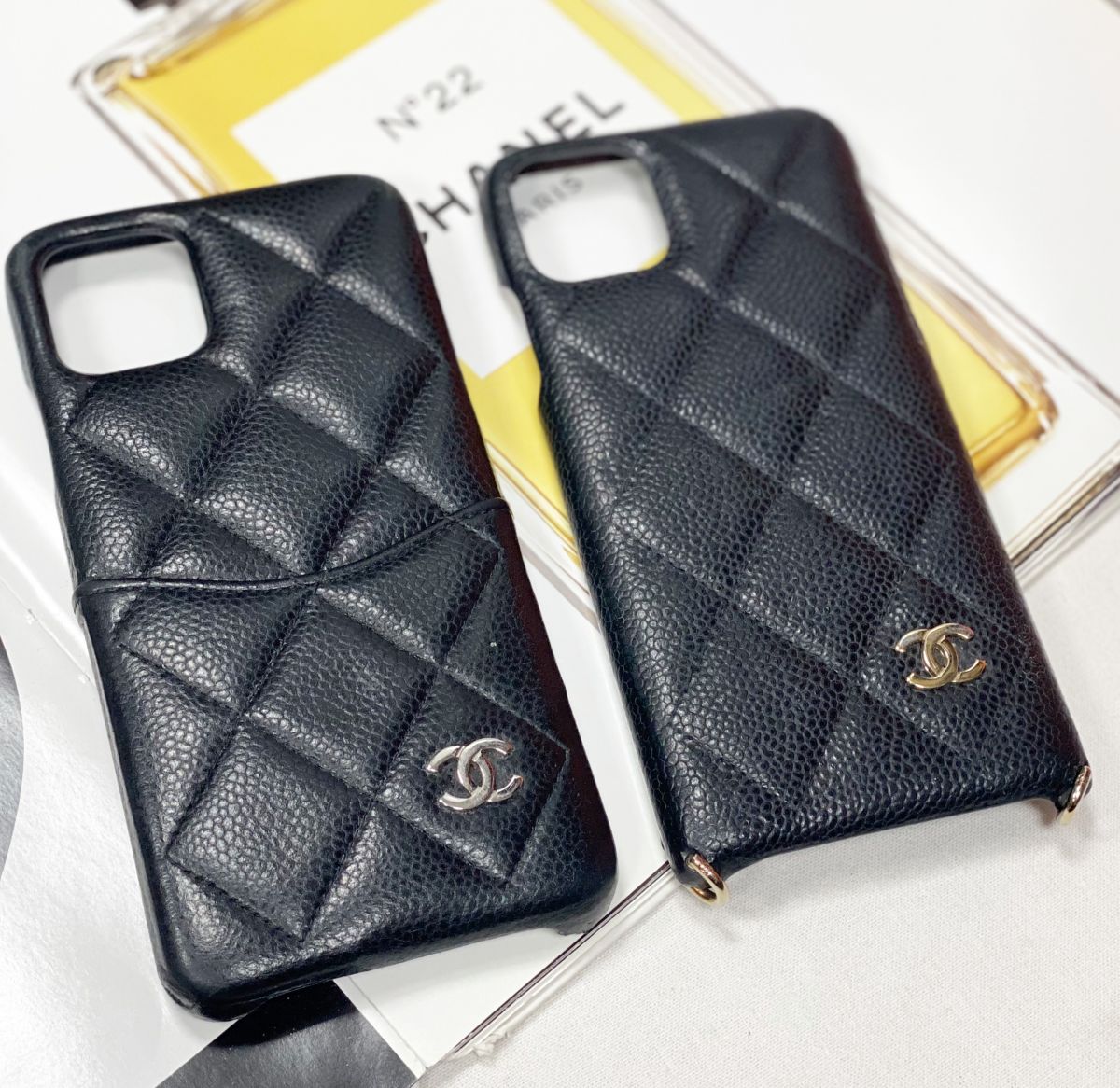 Чехлы Chanel цена по 15 385 руб 