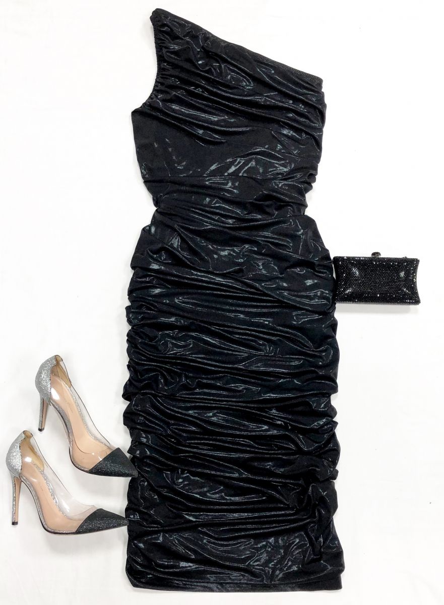 Платье Normakamali размер 36 цена 15 655 руб
Туфли Gianvito Rossi размер 38 цена 10 959 руб
Сумочка/ камни/ 
