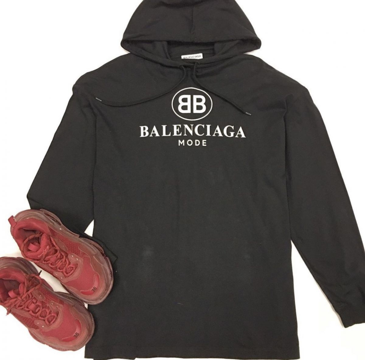 Худи Balenciaga размер XS цена 15 385 руб Кроссовки Balenciaga размер 36 цена 30 770 руб